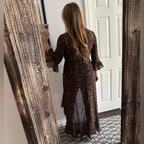 Leopard Beach and Pool Party High Low Coverup Size Small America & Beyond - Picture 4 of 8